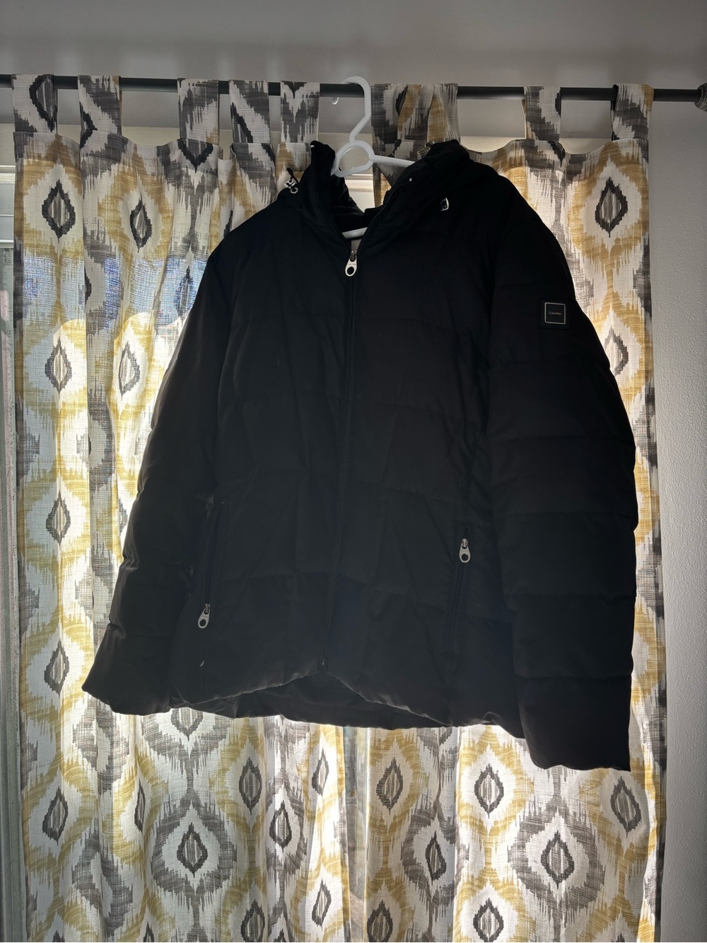 Calvin Klein Black Hooded Puffer Jacket - Classic Lightweight Warmth